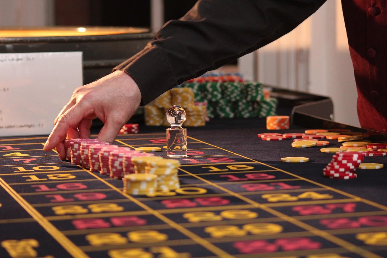 Bangladesh users exploring dragon slot pages on bet 566 after sports browsing